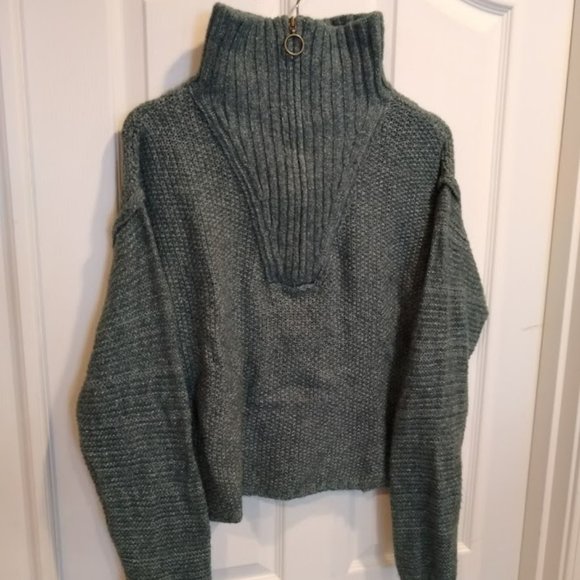 Universal Threat Funnel Neck Quarter Zip Sage Sweater M - Picture 5 of 9